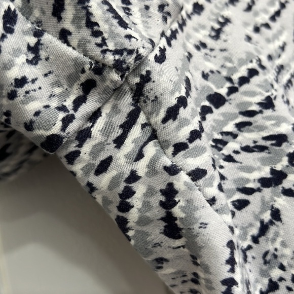 LYSSE LEGGINGS, EUC, XS, buttery soft fabric with extra compression at waist - Picture 4 of 10